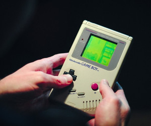 Gaming-Oma bekommt Game Boy Classic ersetzt 