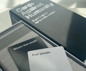 Cards Against Humanity verklagt Elon Musk